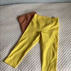 worn once M high rise legging in Lemon